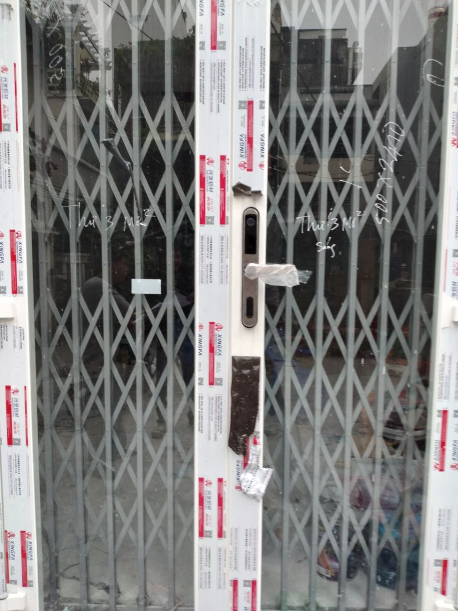 Cửa kéo Đài Loan phường Phú Thạnh