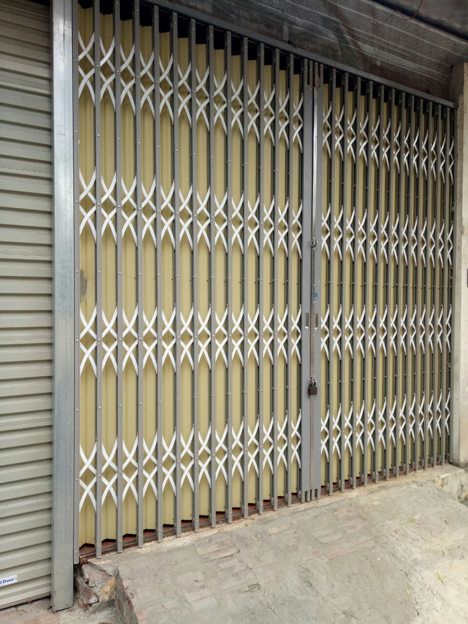 Cửa kéo Đài Loan phường Hưng Long