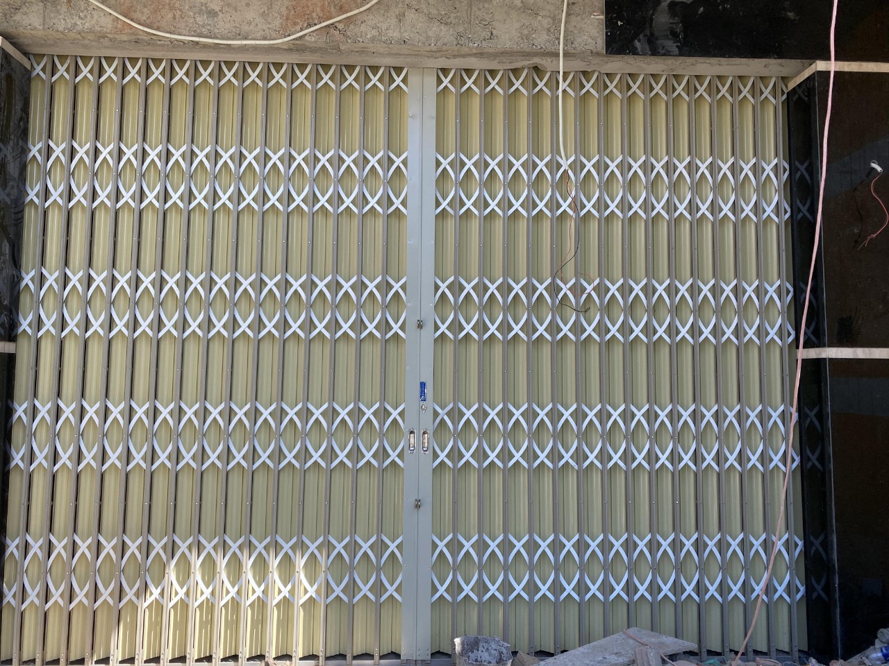 Cửa Kéo Đài Loan Xã Phú Hòa Đông